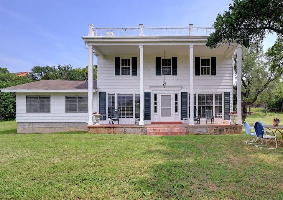 1st image of 119 River Pl