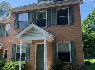 136 Chestnut St, Roseto, PA 18013
