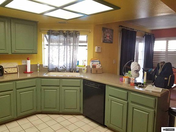 3rd image of 1658 Candlewood St