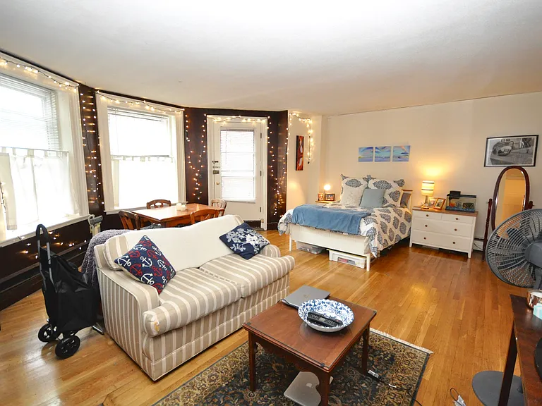186 Beacon St #A — Photo 6
