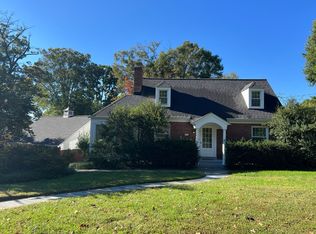 6704 Barr Rd, Bethesda, MD 20816