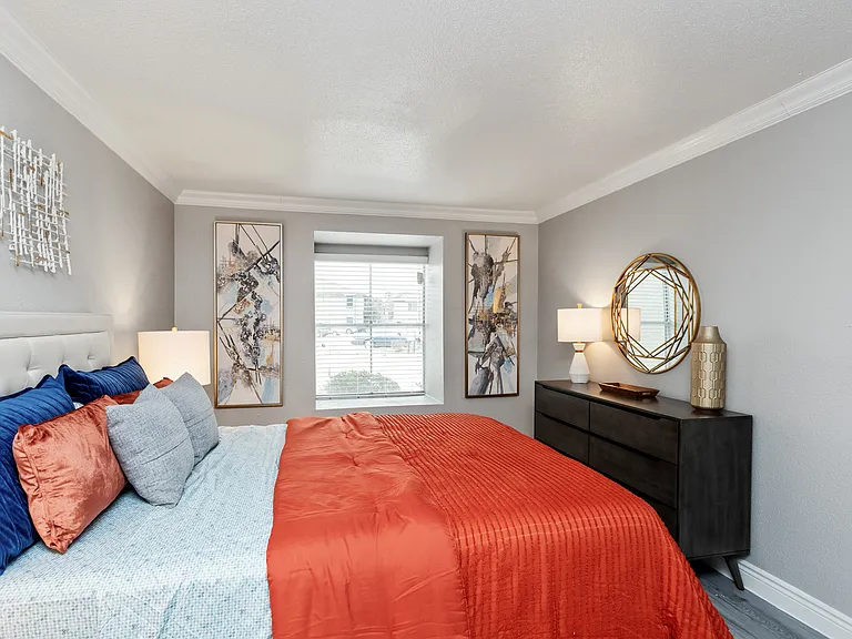 Del Mar Apartments — Photo 16