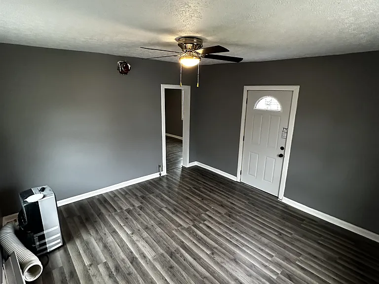 1115 Oglesby St — Photo 6