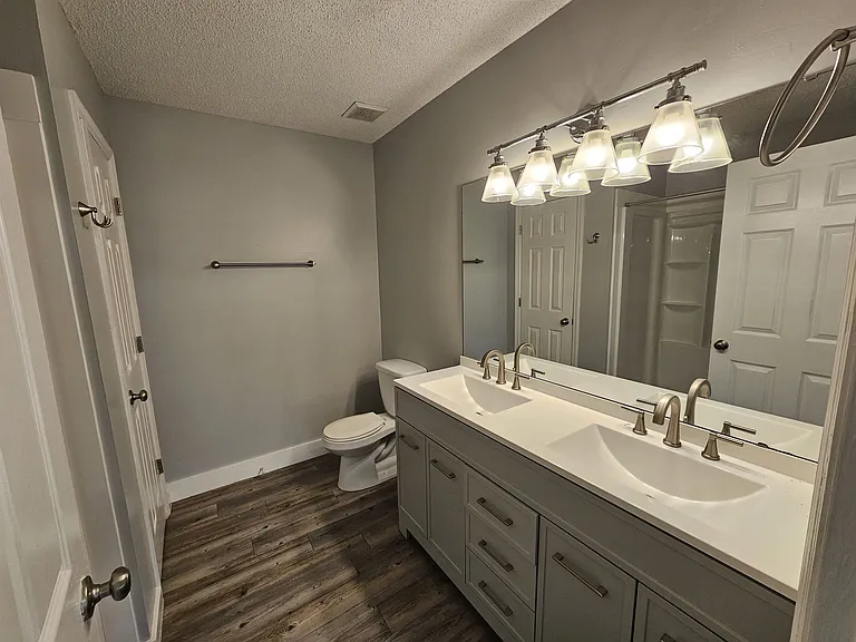 2428 Beechnut Ln — Photo 9