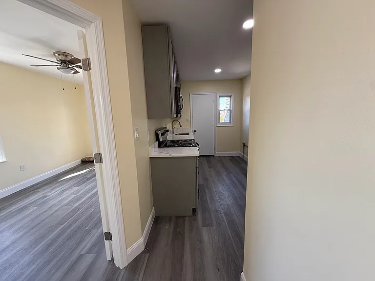 1820 C St NE #2 — Photo 19