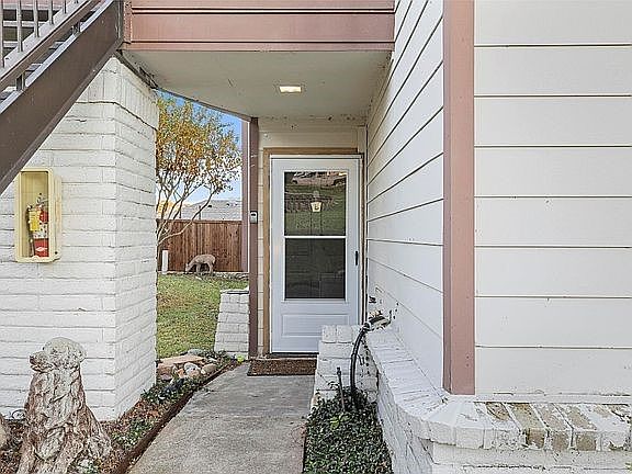 1st image of 442 Yacht Club Dr