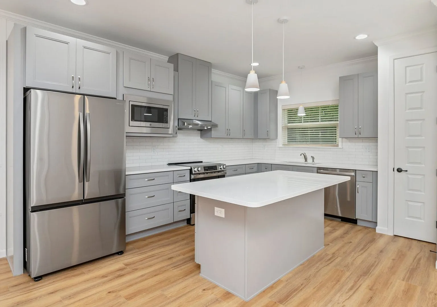 Stylish and Modern Townhome — Photo 1