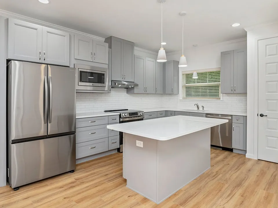 443 E Cobb Ave