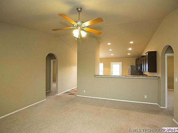 5th image of 9164 S 256th East Ave