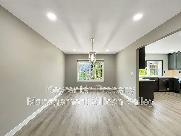 1806 Blackmore Ct — Photo 7