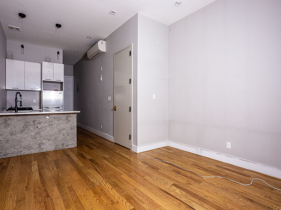1st image of 249 Montrose Ave #1