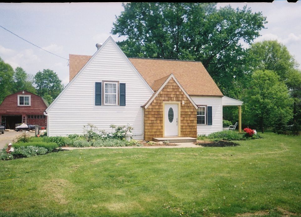 Cute Beach Cottage Style Home