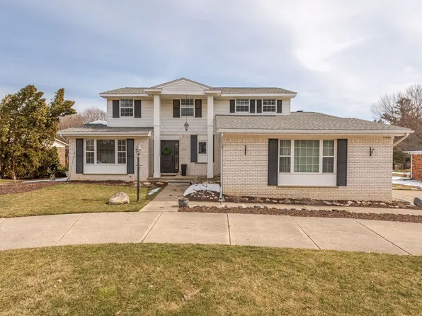 21880 Parklane St, Farmington, MI 48335