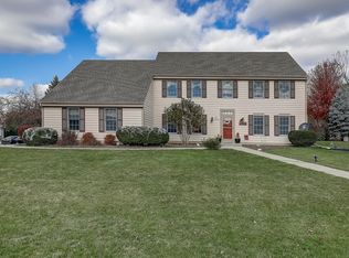 N52W14524 Aryshire Ct, Menomonee Falls, WI 53051