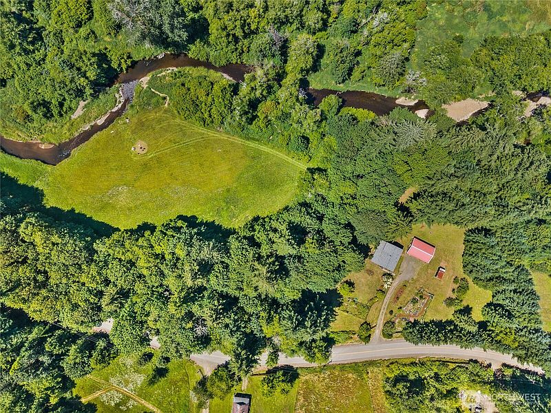 4th image of 223 Porter Creek Road