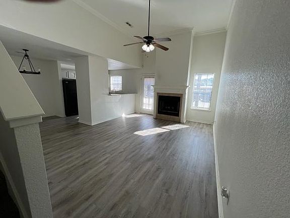 3rd image of 1720 N Chestnut Ave #1720