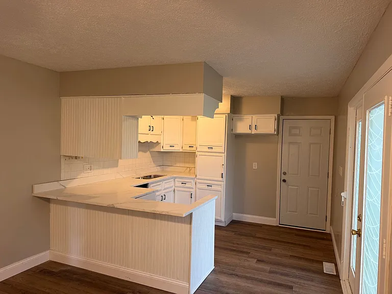 24 Villanova Dr — Photo 7
