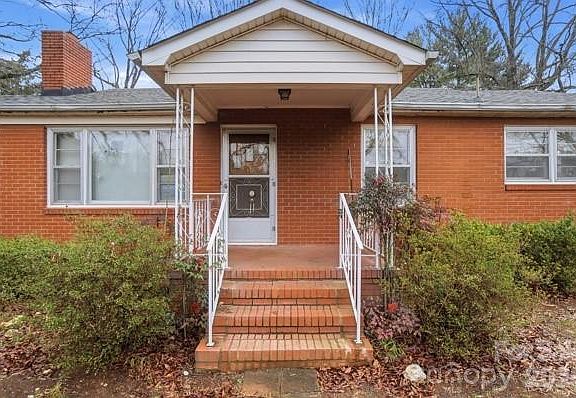5th image of 3704 Weddington Rd