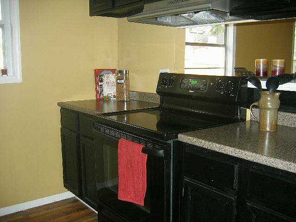 Beautiful upgraded kitchen