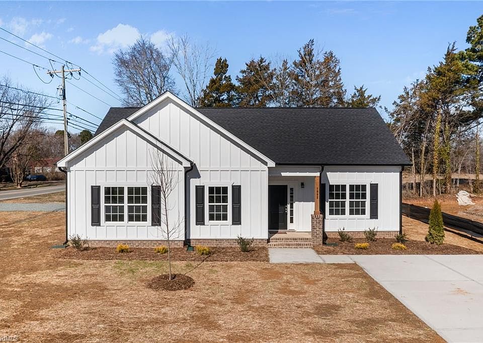 1st image of 1002 Ivey Rd