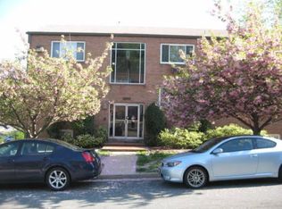 2012 6th St S APT 3, Arlington, VA 22204