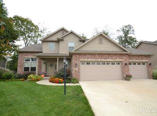 10012 N Brookshire Dr, Peoria, IL 61615