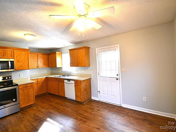 5th image of 2448 Saluda Dr