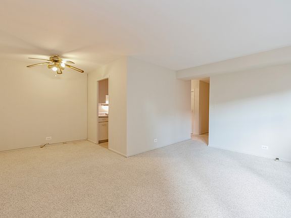 4th image of 3950 N Lake Shore Dr APT 209