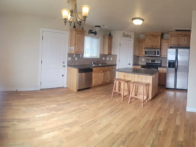 550 Sunflower Rd — Photo 4