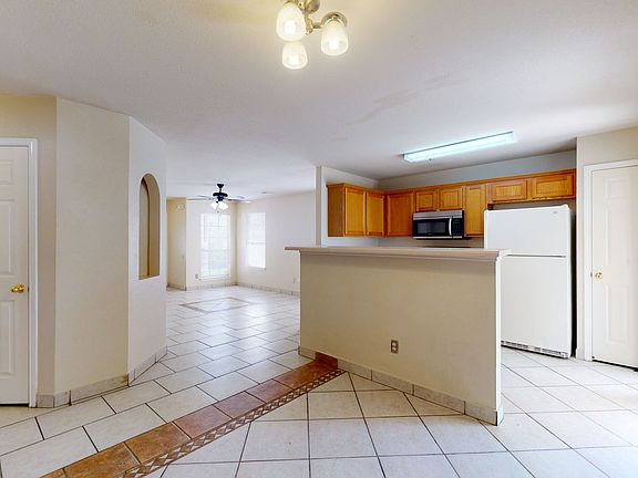 3rd image of 1309 Fox Creek Dr