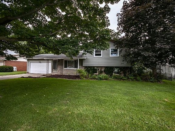 2nd image of 58080 Aspen Dr