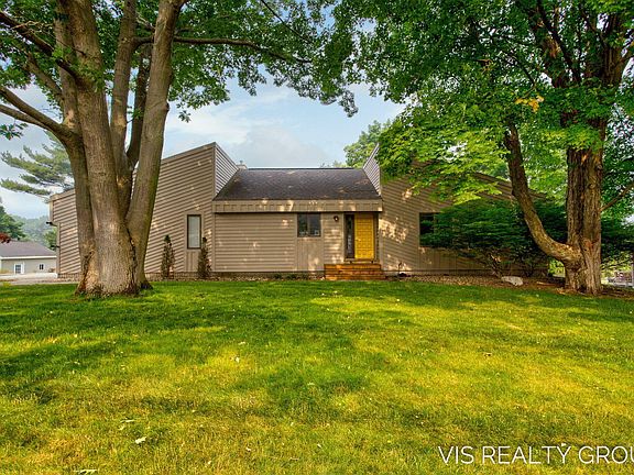 3rd image of 15121 Westray St