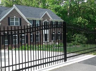 8323 Pohick Rd, Springfield, VA 22153