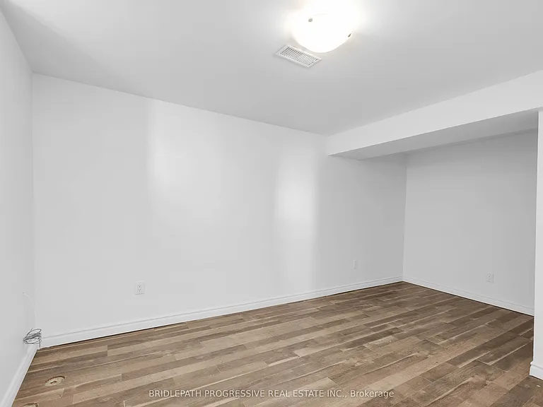 110 Marcella St — Photo 17