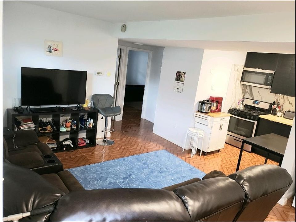 1st image of 3743 Lyme Ave #1