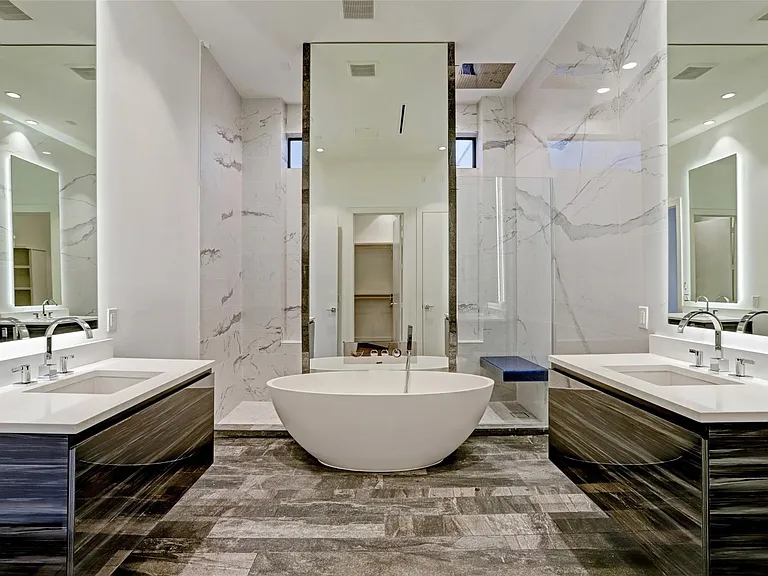 815 W 24th St #A — Photo 20