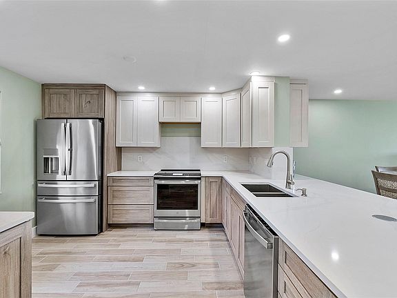 5th image of 3502 Bimini Lane #B2
