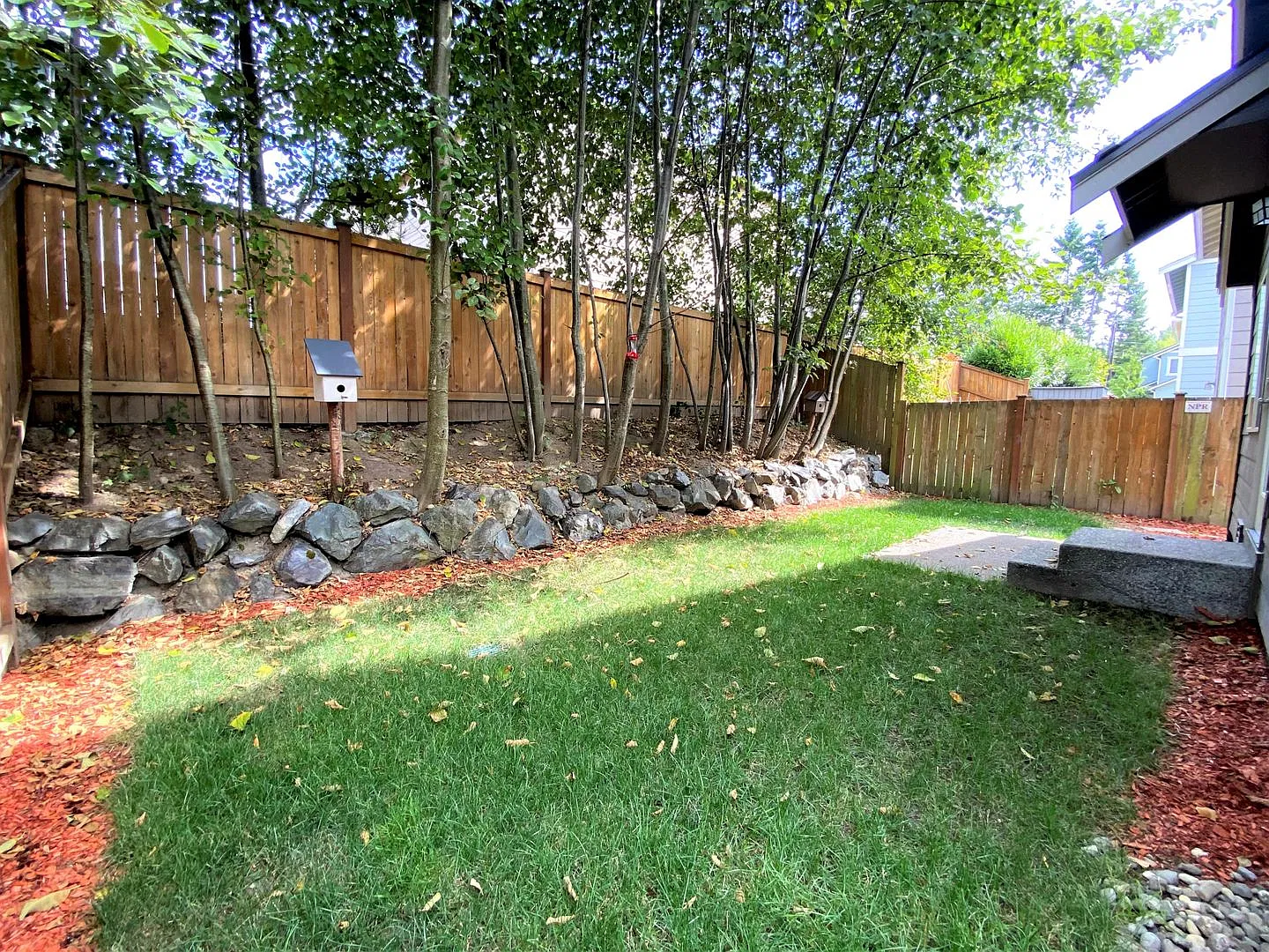 3 Bedroom Craftsman Home with Loft, Private Backyard & 2-Car Garage - Avail. NOW — Photo 2