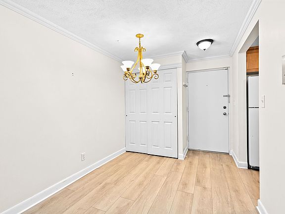 3rd image of 79 Fountain Ln APT 3