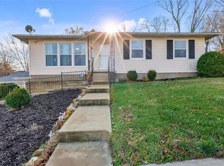 24 Skyview Ct, Arnold, MO 63010