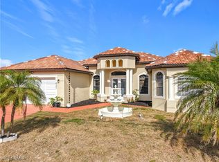 921 Diplomat Pkwy W, Cape Coral, FL 33993