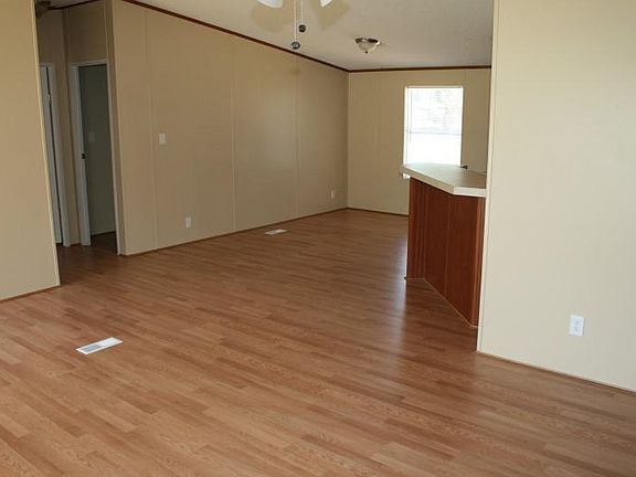 3rd image of 15710 Garnett Dr