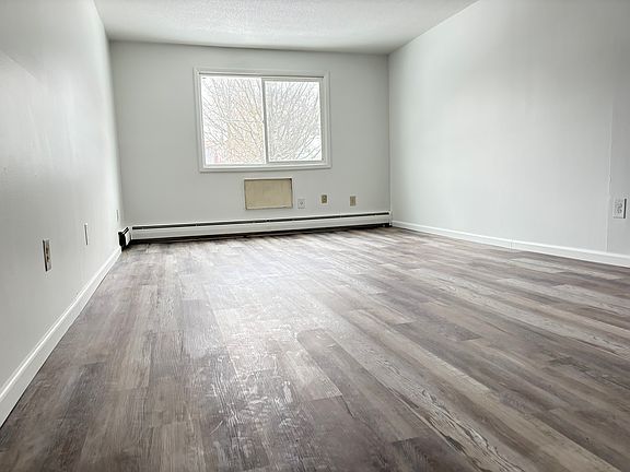 3rd image of 62 Treat St #5e53097bd
