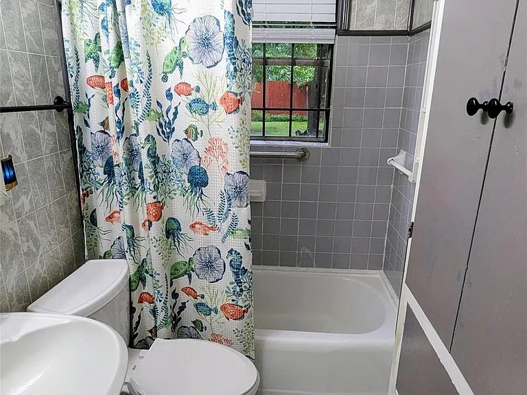 5903A Nancy Ann St — Photo 6