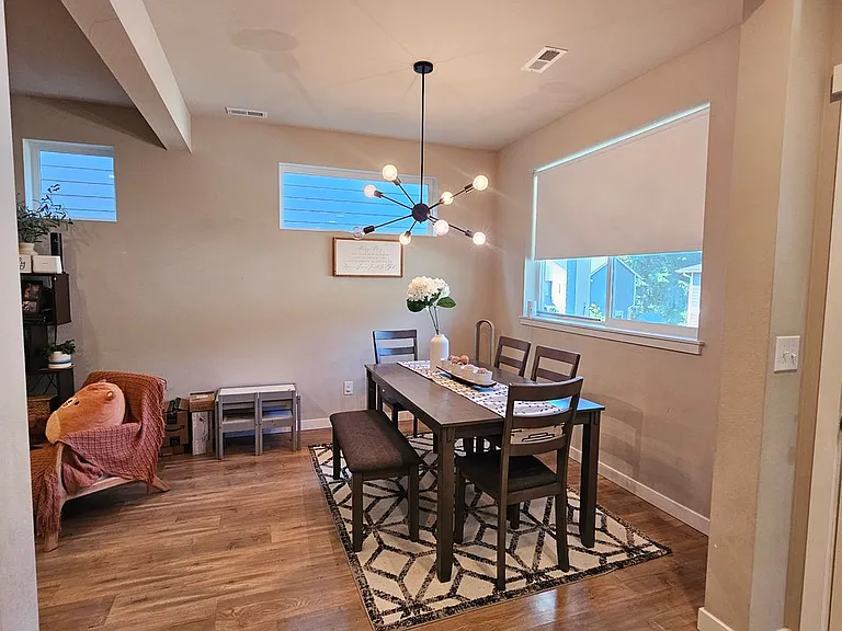 2444 Seringa Ave — Photo 4