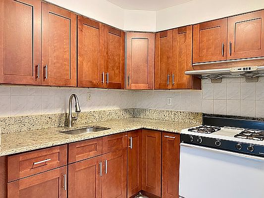 1st image of 142-17 38th Ave Floor 3