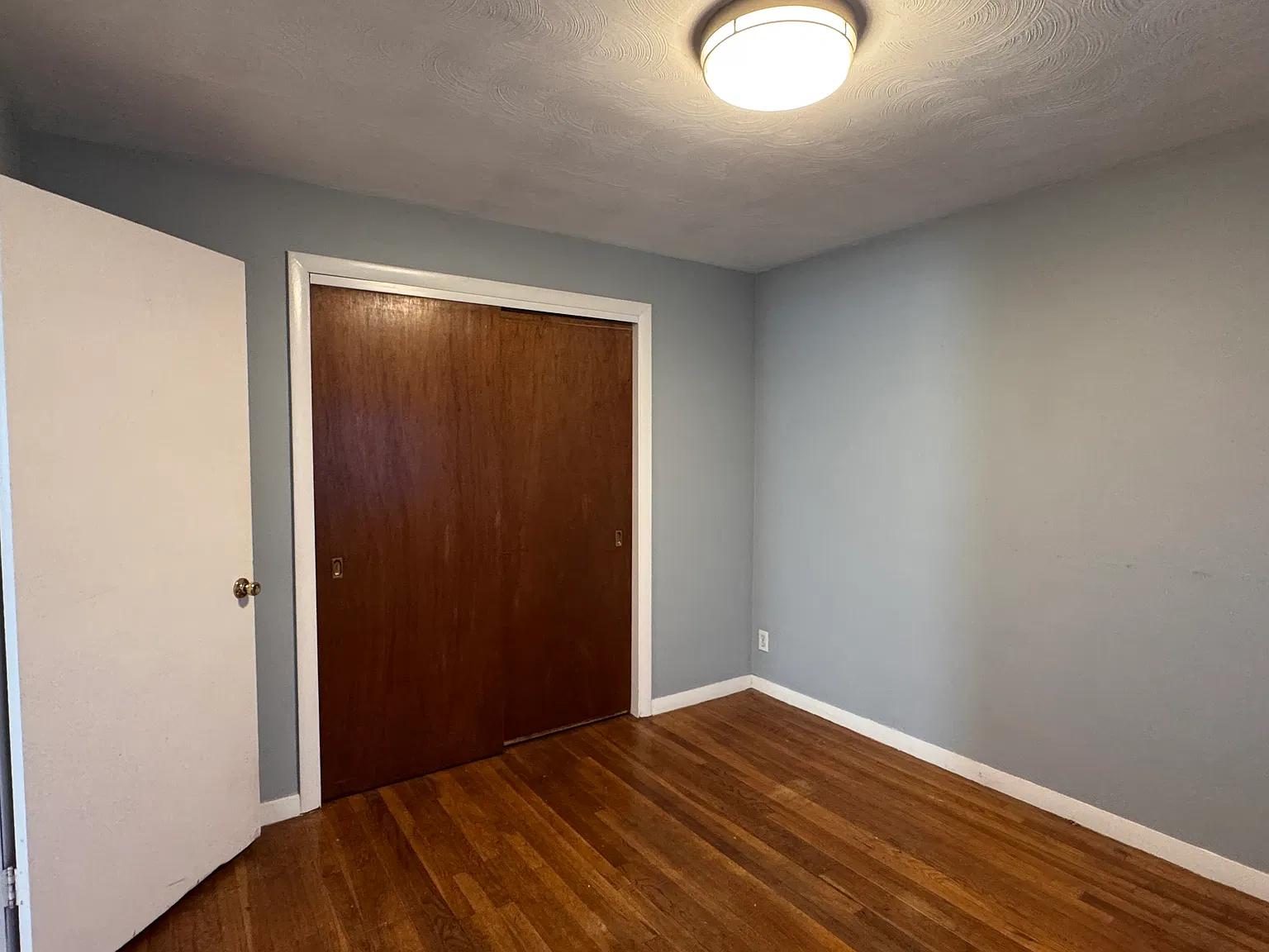 220 Hamilton St — Photo 4