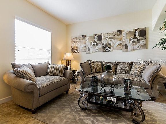 4th image of 1834 Thetford Cir
