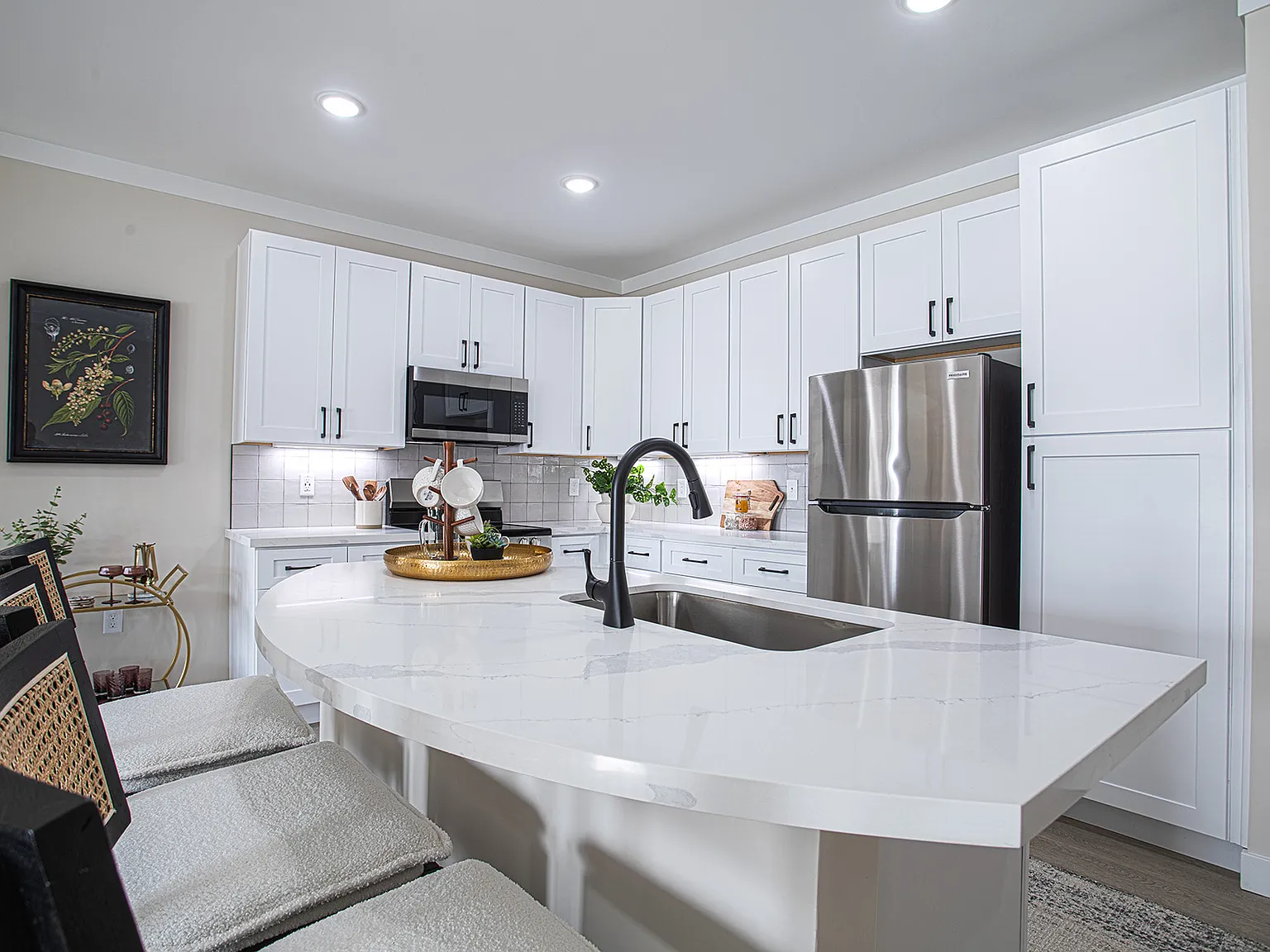 Relay 129 Apartments & Townhomes — Photo 2