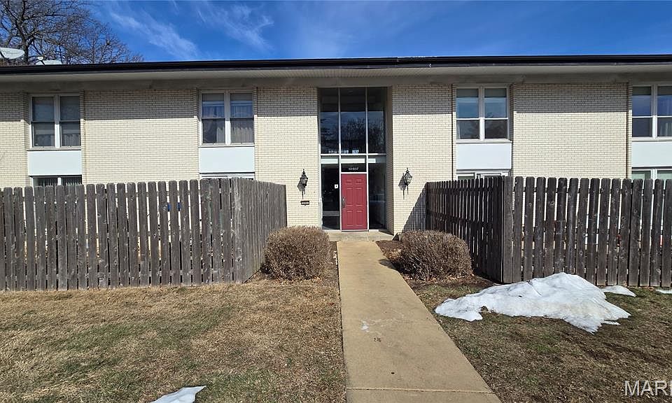 1st image of 10407 Briarbend Dr APT 3